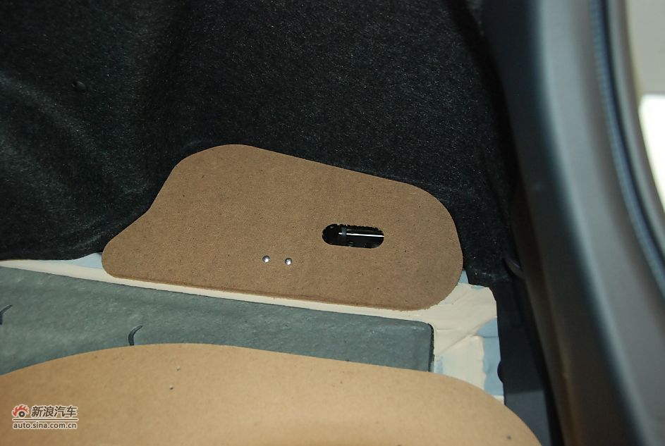 2011款广汽丰田凯美瑞纪念版