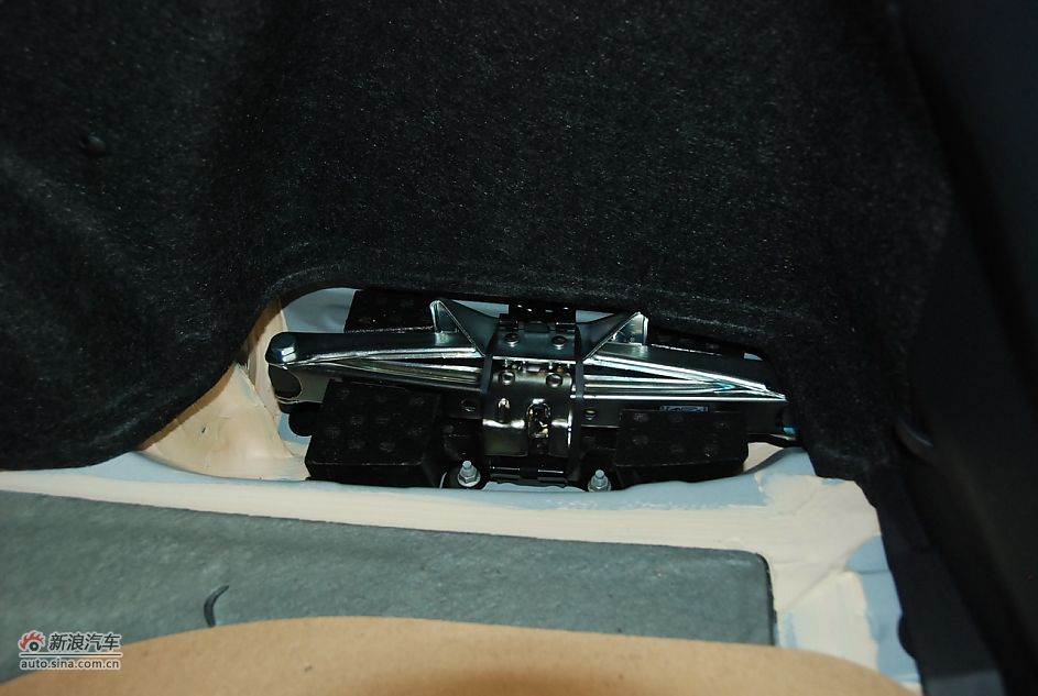 2011款广汽丰田凯美瑞纪念版