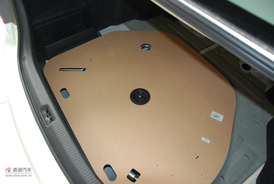 2011款广汽丰田凯美瑞纪念版