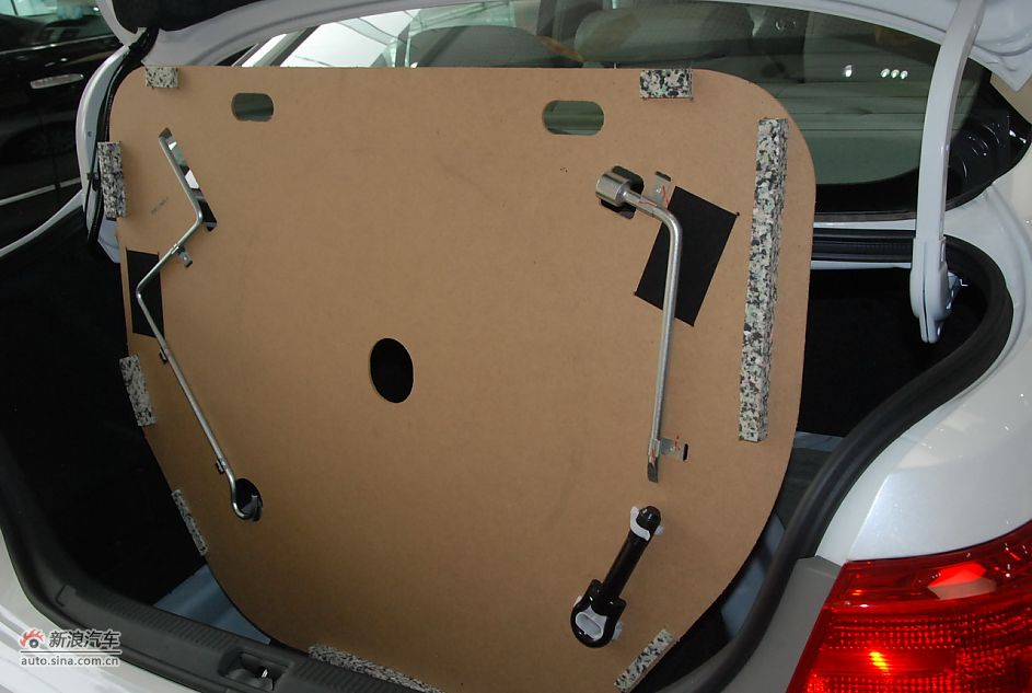 2011款广汽丰田凯美瑞纪念版