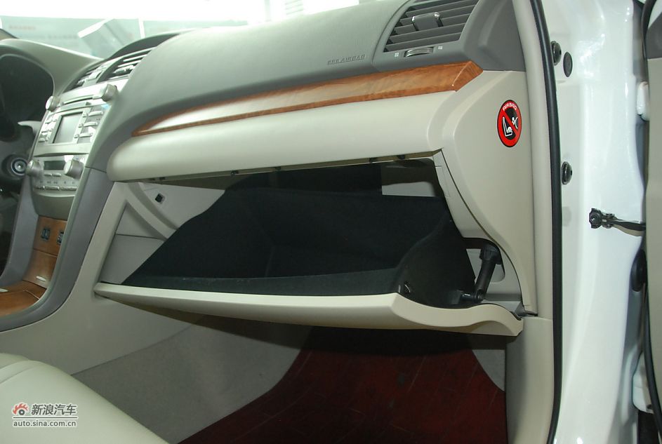 2011款广汽丰田凯美瑞纪念版