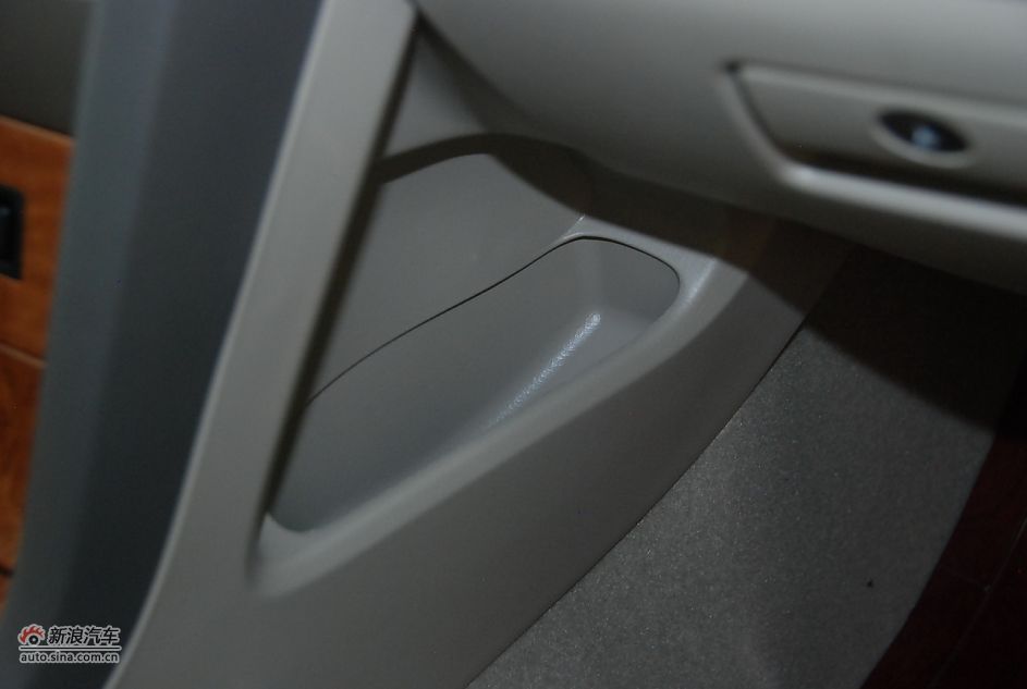 2011款广汽丰田凯美瑞纪念版