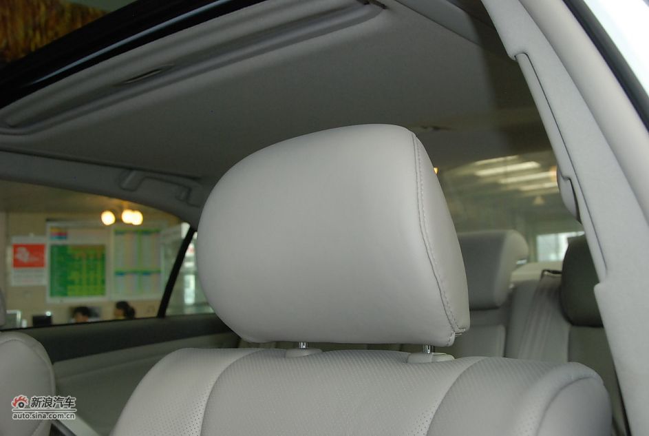 2011款广汽丰田凯美瑞纪念版