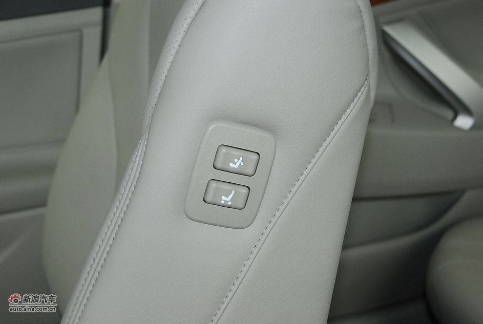 2011款广汽丰田凯美瑞纪念版