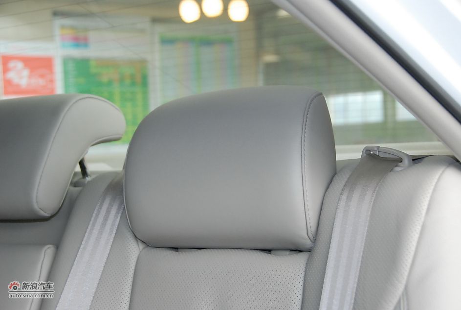 2011款广汽丰田凯美瑞纪念版