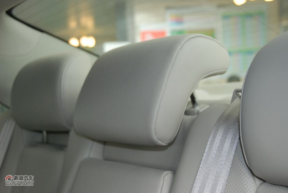 2011款广汽丰田凯美瑞纪念版