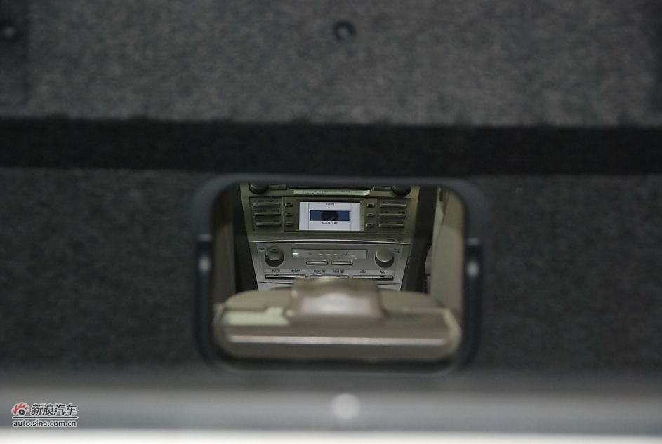 2011款广汽丰田凯美瑞纪念版