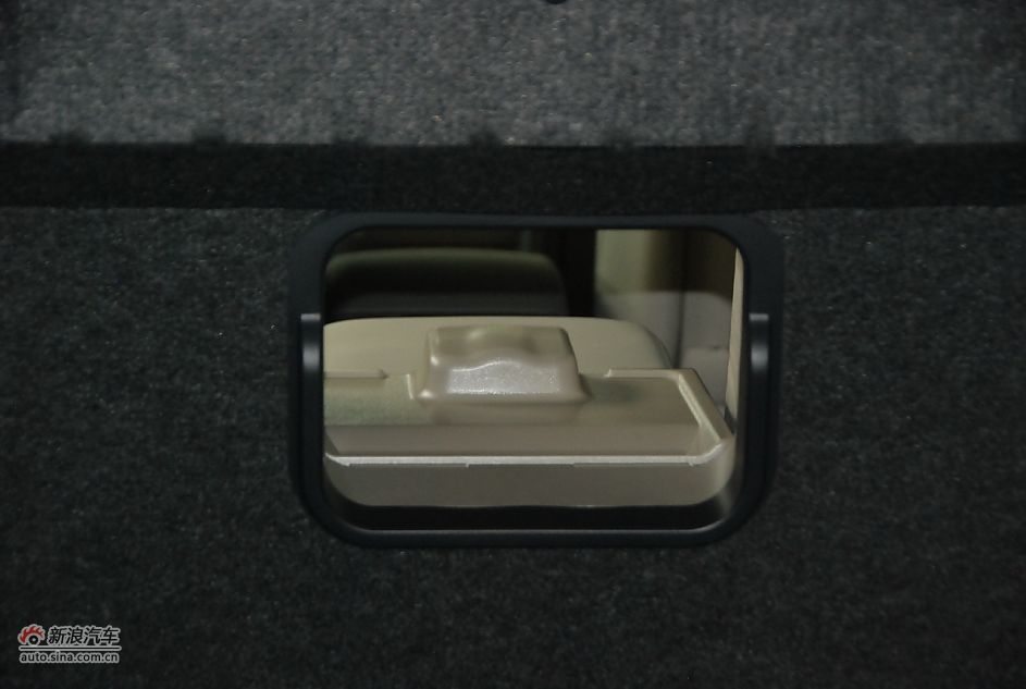 2011款广汽丰田凯美瑞纪念版