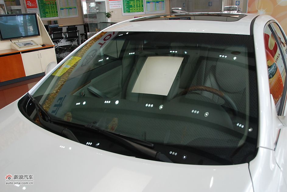 2011款广汽丰田凯美瑞纪念版