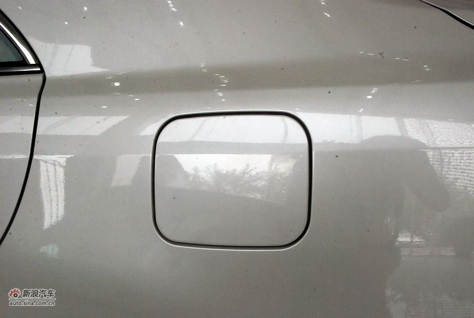 2011款广汽丰田凯美瑞纪念版