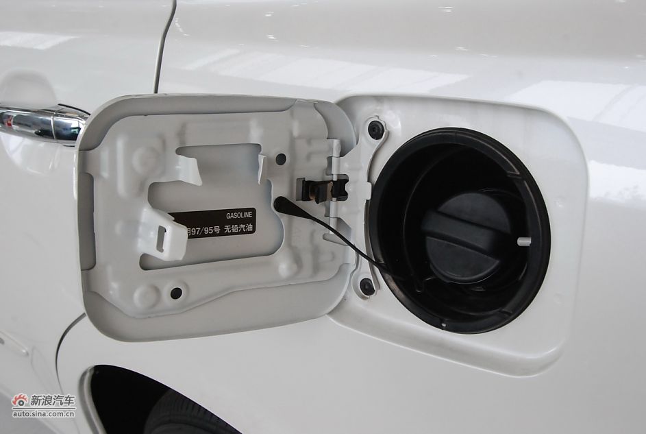 2011款广汽丰田凯美瑞纪念版