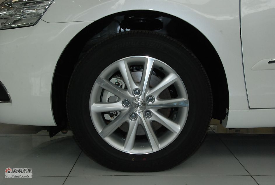 2011款广汽丰田凯美瑞纪念版