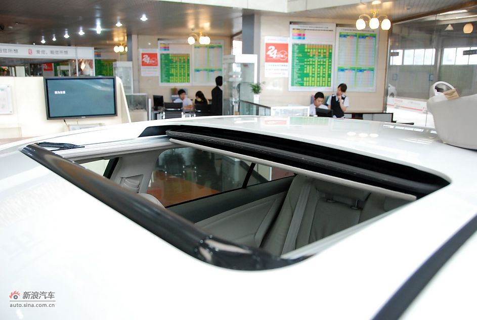 2011款广汽丰田凯美瑞纪念版