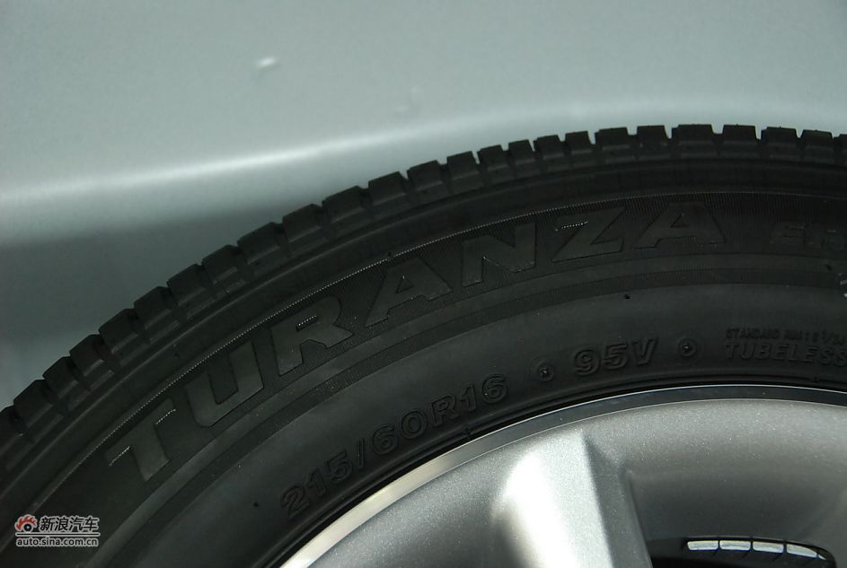 2011款广汽丰田凯美瑞纪念版