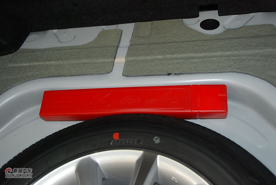 2011款广汽丰田凯美瑞纪念版