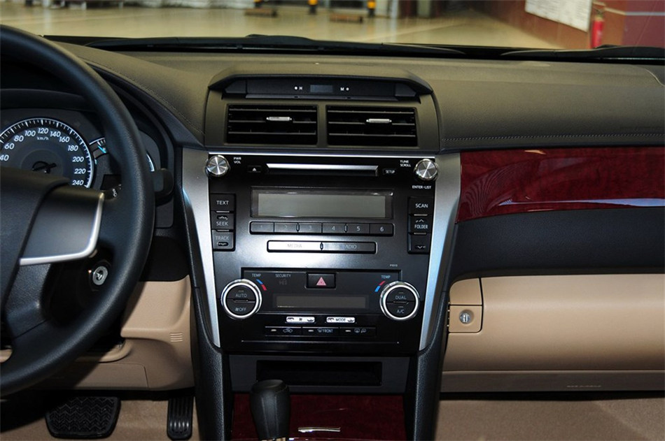 2013款凯美瑞2.0E精英版