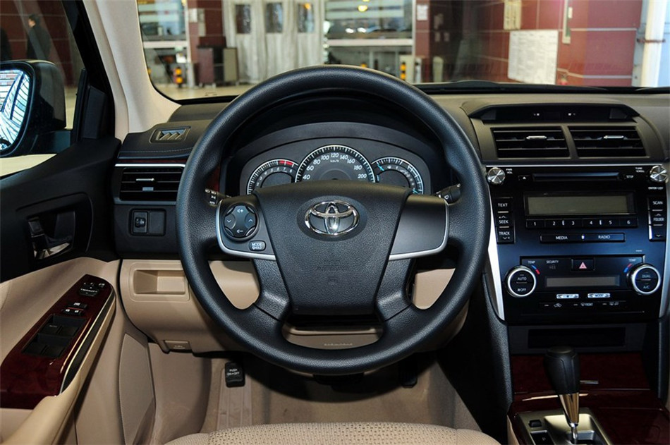 2013款凯美瑞2.0E精英版