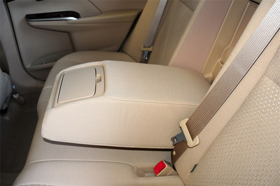 2013款凯美瑞2.0E精英版