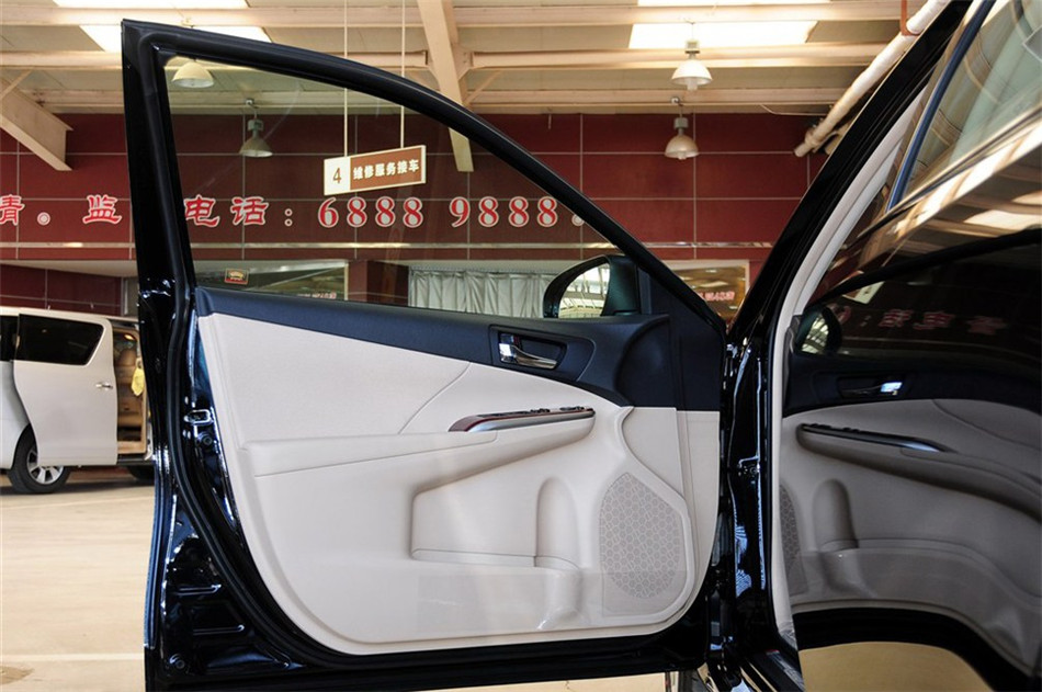 2013款凯美瑞2.0E精英版