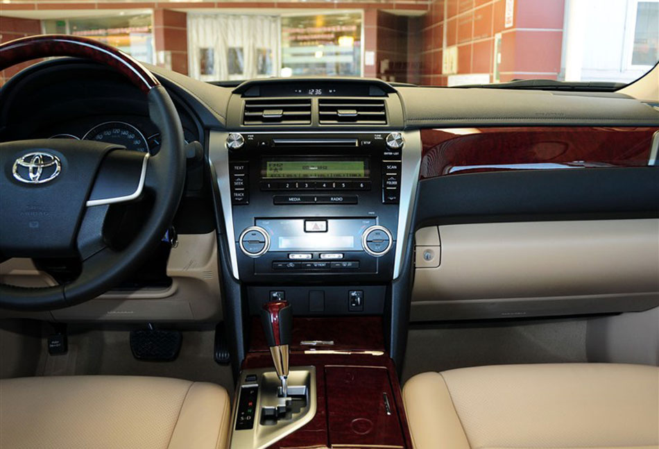 2013款凯美瑞2.5G舒适版