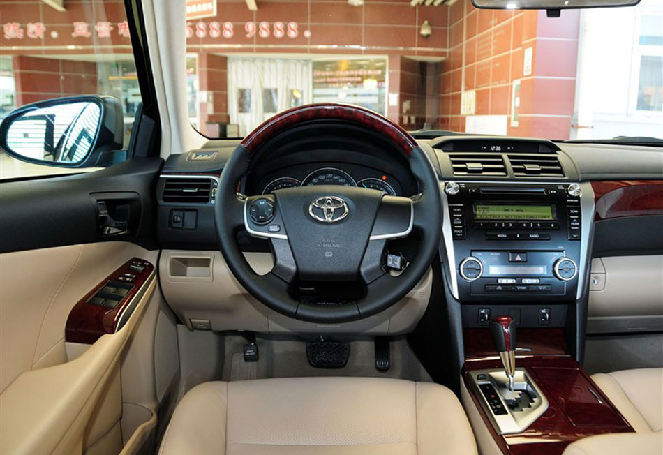 2013款凯美瑞2.5G舒适版