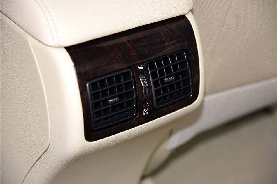 2015款 2.0E 精英版 空间