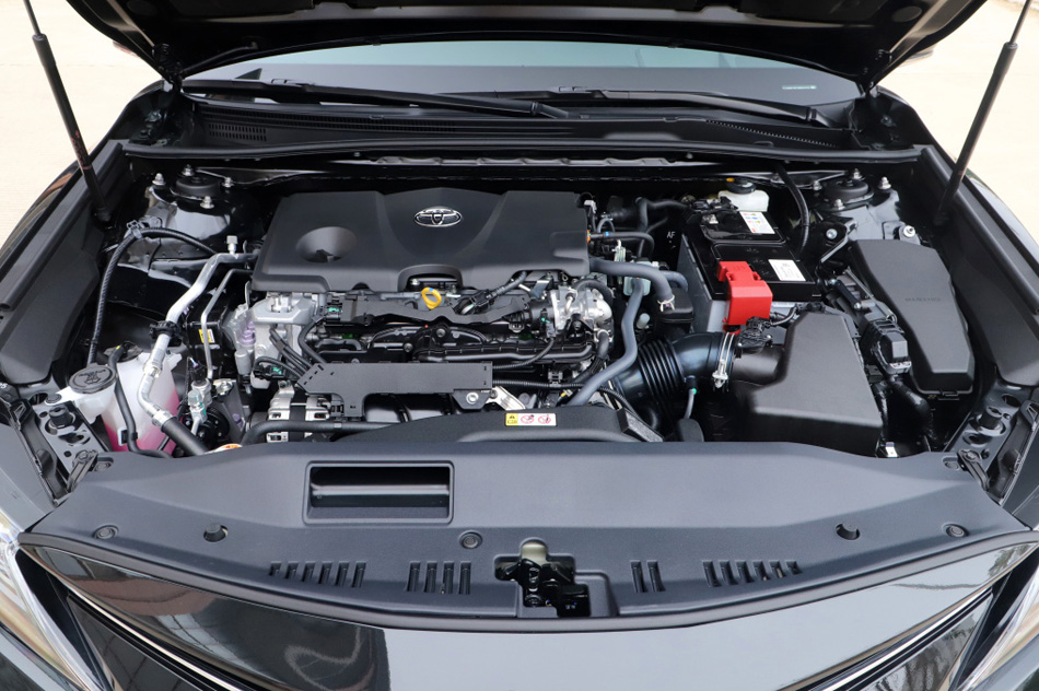 2021款 2.5G 豪华版 引擎底盘