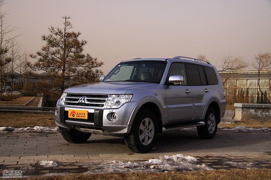 进口三菱帕杰罗外观实拍图