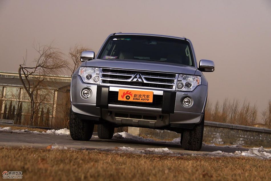 进口三菱帕杰罗外观实拍图