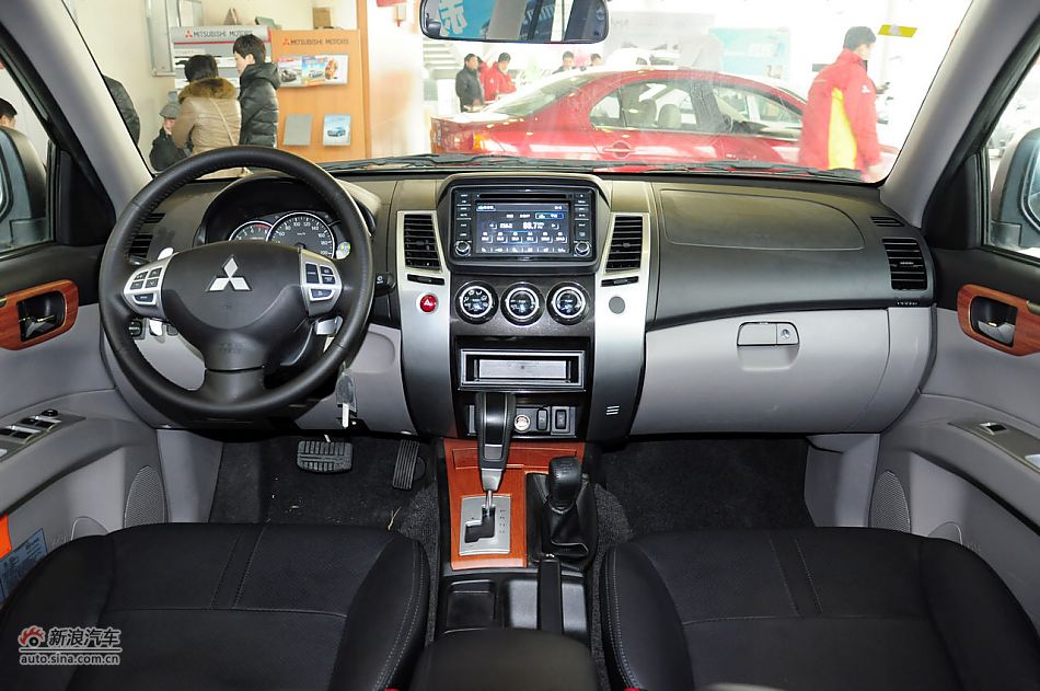 2012款帕杰罗劲畅实拍