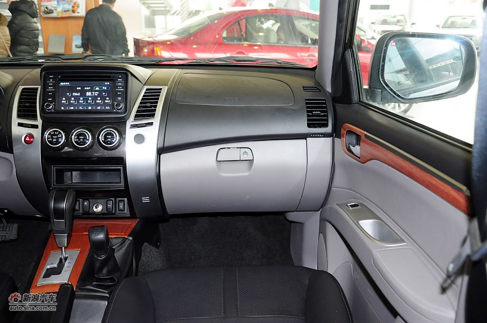 2012款帕杰罗劲畅实拍