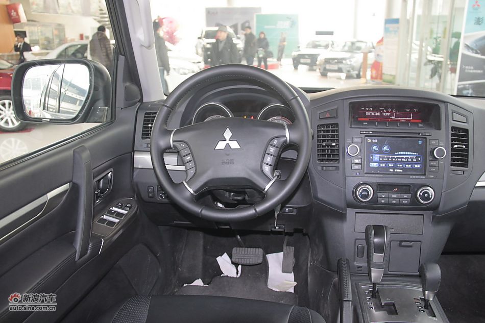 2012款帕杰罗3.0L自动精英版