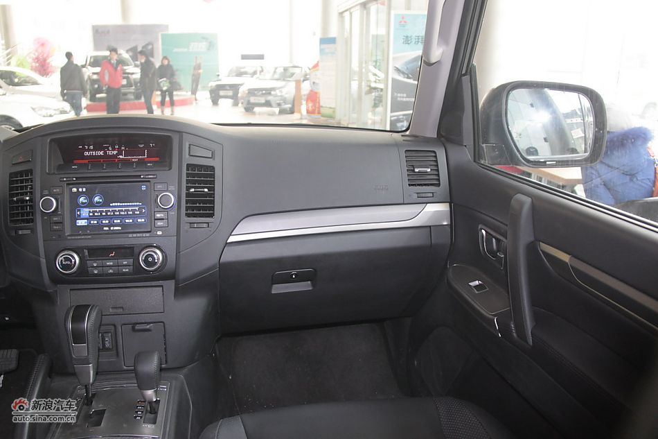 2012款帕杰罗3.0L自动精英版