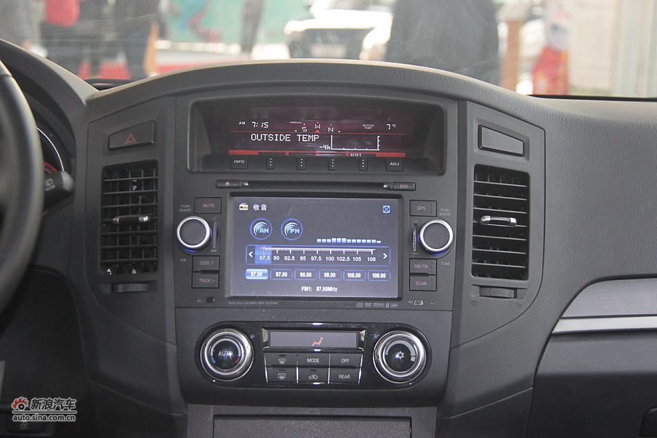 2012款帕杰罗3.0L自动精英版