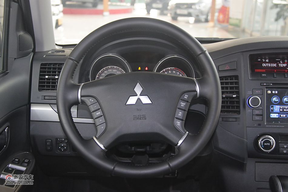 2012款帕杰罗3.0L自动精英版