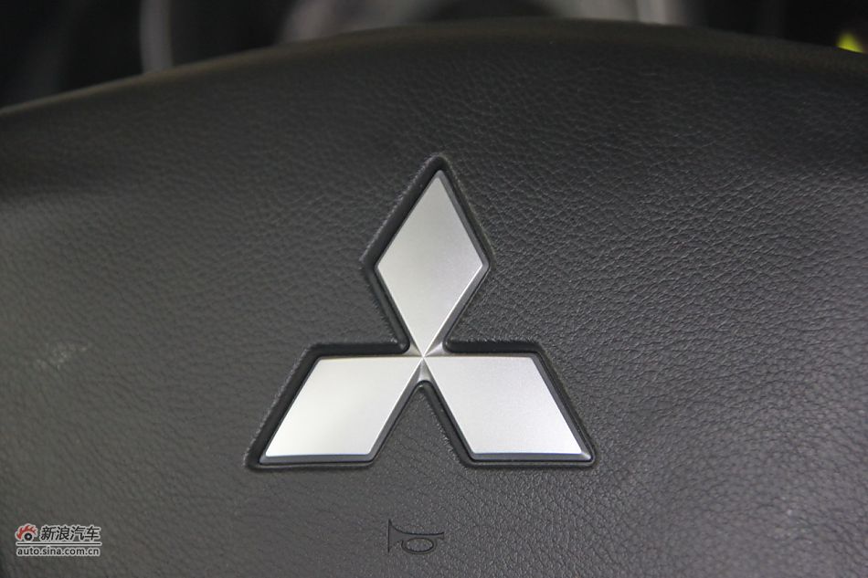 2012款帕杰罗3.0L自动精英版