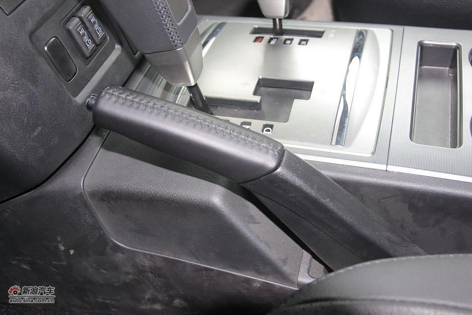 2012款帕杰罗3.0L自动精英版