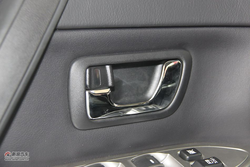 2012款帕杰罗3.0L自动精英版