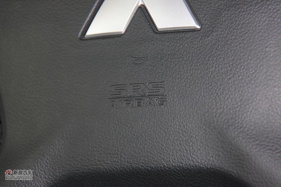 2012款帕杰罗3.0L自动精英版