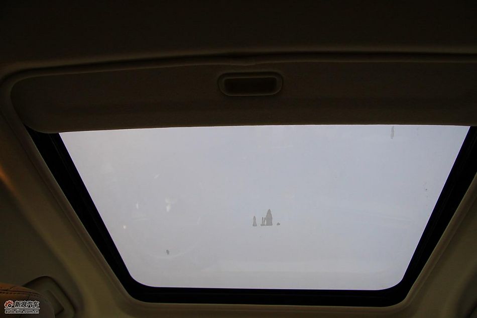 进口三菱帕杰罗内饰实拍图