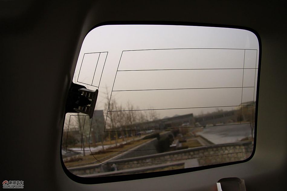 进口三菱帕杰罗内饰实拍图