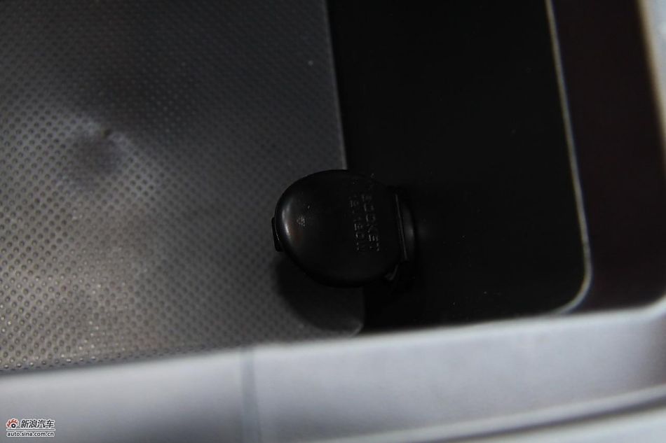 进口三菱帕杰罗内饰实拍图