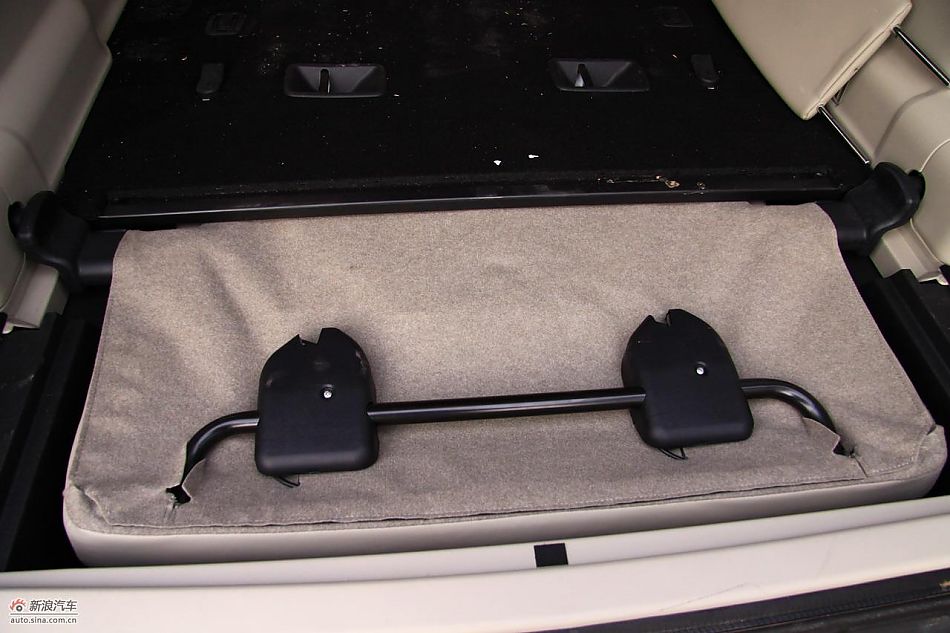 进口三菱帕杰罗内饰实拍图