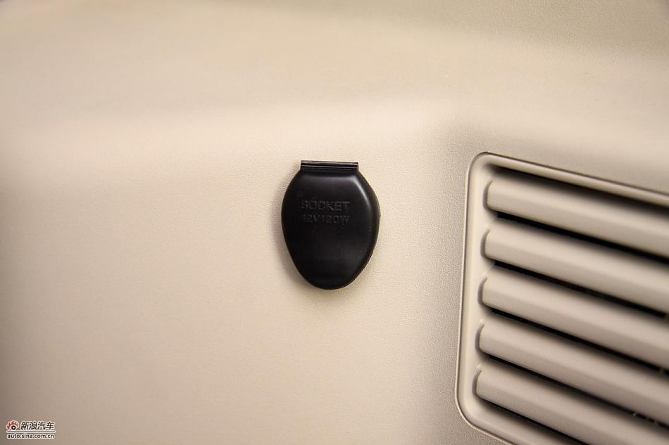 进口三菱帕杰罗内饰实拍图