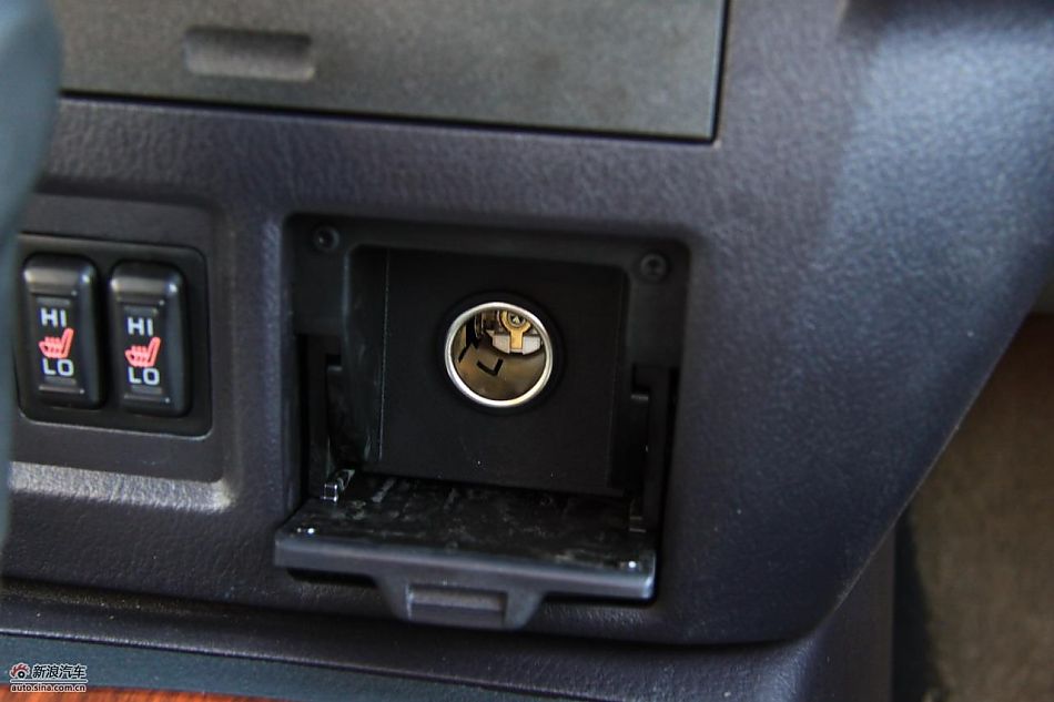 进口三菱帕杰罗内饰实拍图
