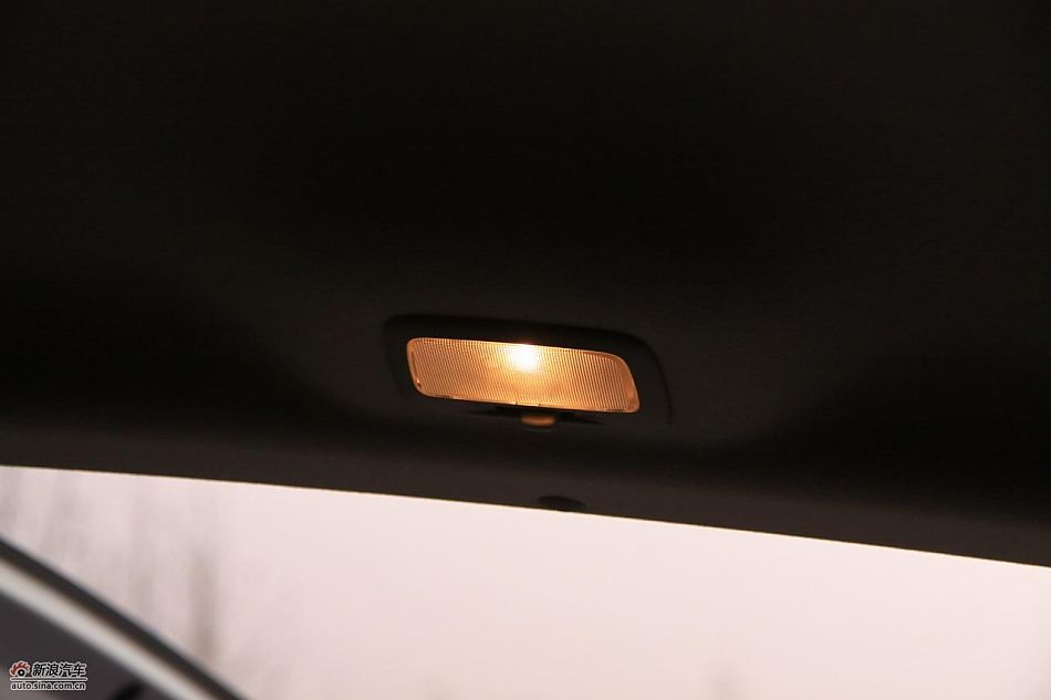 进口三菱帕杰罗内饰实拍图