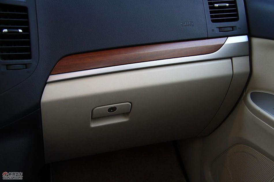 进口三菱帕杰罗内饰实拍图