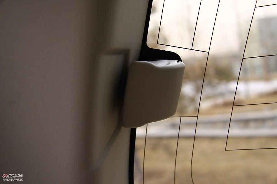 进口三菱帕杰罗内饰实拍图