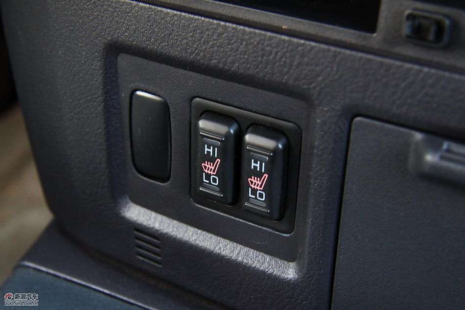 进口三菱帕杰罗内饰实拍图