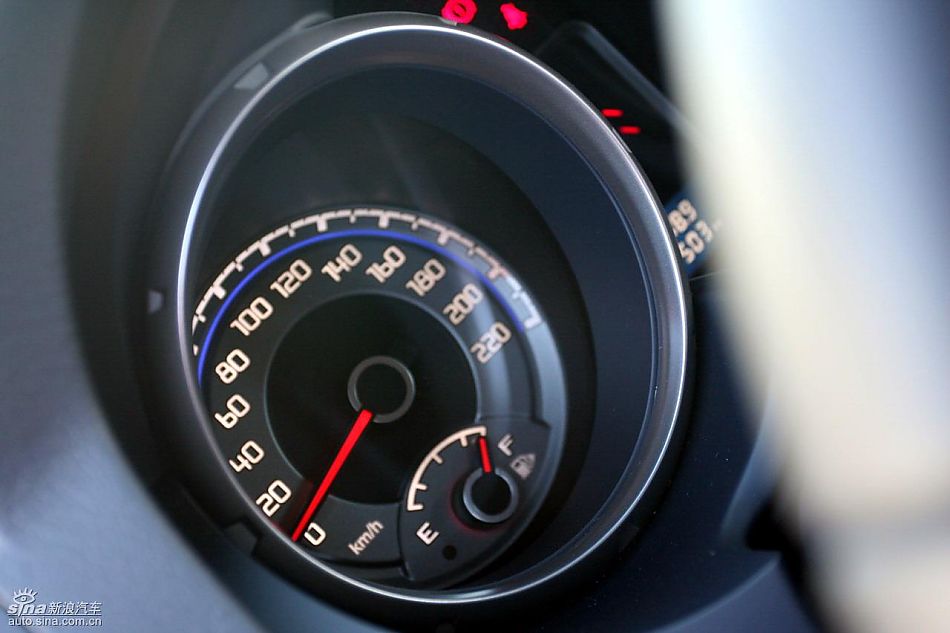 2010款三菱帕杰罗3.0豪华版内饰